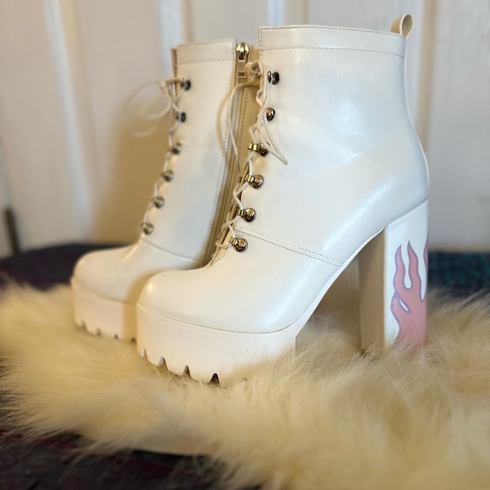 Lamoda White Platform Lace-up Booties W/ Pink Flame Gently Used Women’s Sz 8.5 - Picture 8 of 15